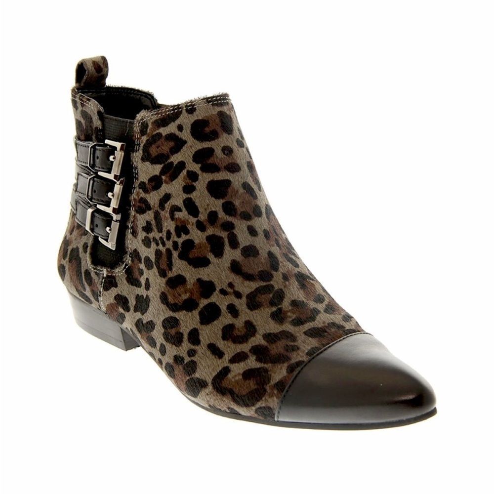 NEW Vince Camuto Chelsea Leopard Boots